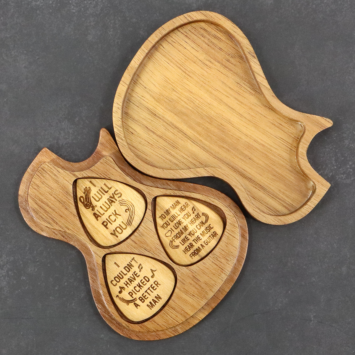 Engraved Guitar Pick Box Personalized Wood Guitar Picks Box Plectrum Container with 3 Pcs Guitar Pick for Music Instrument Guitar Players friend father boyfrend