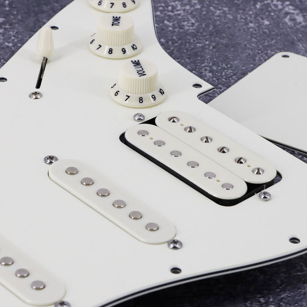 SSH Loaded Prewired Electric Guitar Pickguard Set Pickups for FD ST Style Electric Guitar Silver